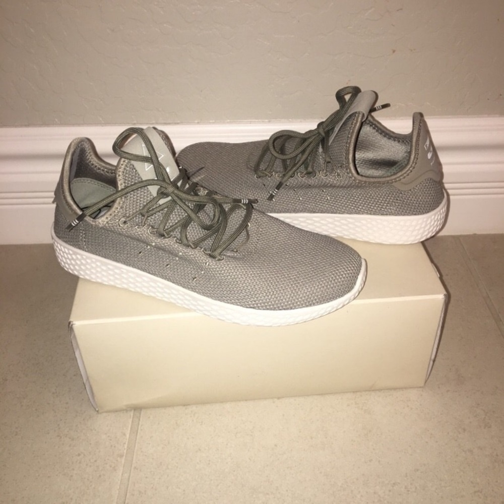 Pharrell Williams adidas youth 5.5 or women’s 7